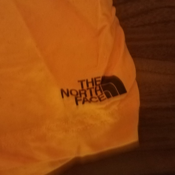 The north face flash dry yellow shorts size L - Picture 2 of 3